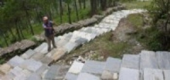 ऐतिहासिक ढोलठान दरबारसम्म पदमार्ग निर्माण   