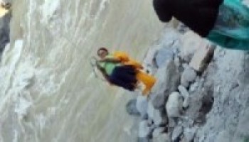 अझै बनेन झोलुङ्गे पुल, महाकालीमा तुइनकै भर   