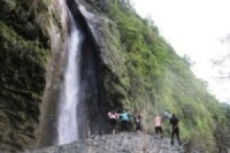 पर्यटकीय गन्तव्य बन्दै कोप्रे झरना   