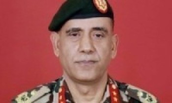 फौजको मनोबल गिराउने गतिविधि किमार्थ क्षम्य हुँदैन : प्रधानसेनापति शर्मा