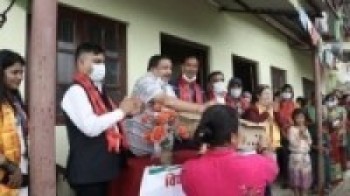 गोकर्णेश्वर नगरपालिकामा कृषकलाई २२६० कुखुराका चल्ला बितरण।