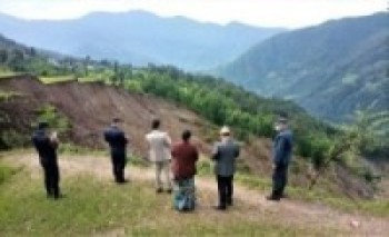 दोलखा लापिलाङ पहिराको स्थलगत निरीक्षण   