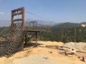 पर्वतमा बन्दै गरेको विश्वकै दोस्रो लामो जिपलाइन दशैँसम्म सञ्चालन हुने   