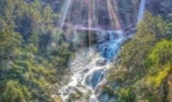 म्याग्दीको पानी उड्ने झरना