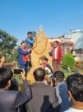 शहीद स्तम्भमा मन्त्रीको माल्यापर्ण  