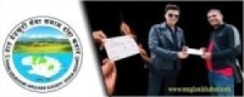 दाङ देउखुरी सेवा समाज कतारद्वारा बिरामी कुरुवा घर निर्माणका लागि आर्थिक सहयोग हस्तान्तरण