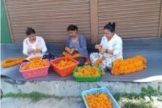 तिहार नजिकिएसँगै माला उन्दै वनमाला   