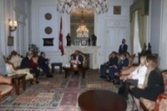 प्रधानमन्त्री देउवासँग बेलायती सांसदहरूको भेटवार्ता   