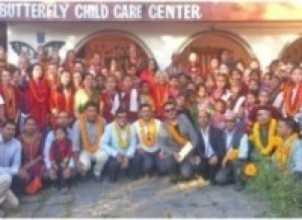 पोखरामा विदेशी पर्यटकसँग भाइटीका लगाउने कार्यक्रम