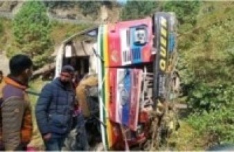 पोखरा–बागलुङ सडकखण्डमा बस दुर्घटना : चालकको मृत्यु