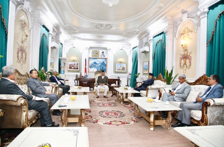 छलफलमा जुटे ओली,देउवा र प्रचण्ड