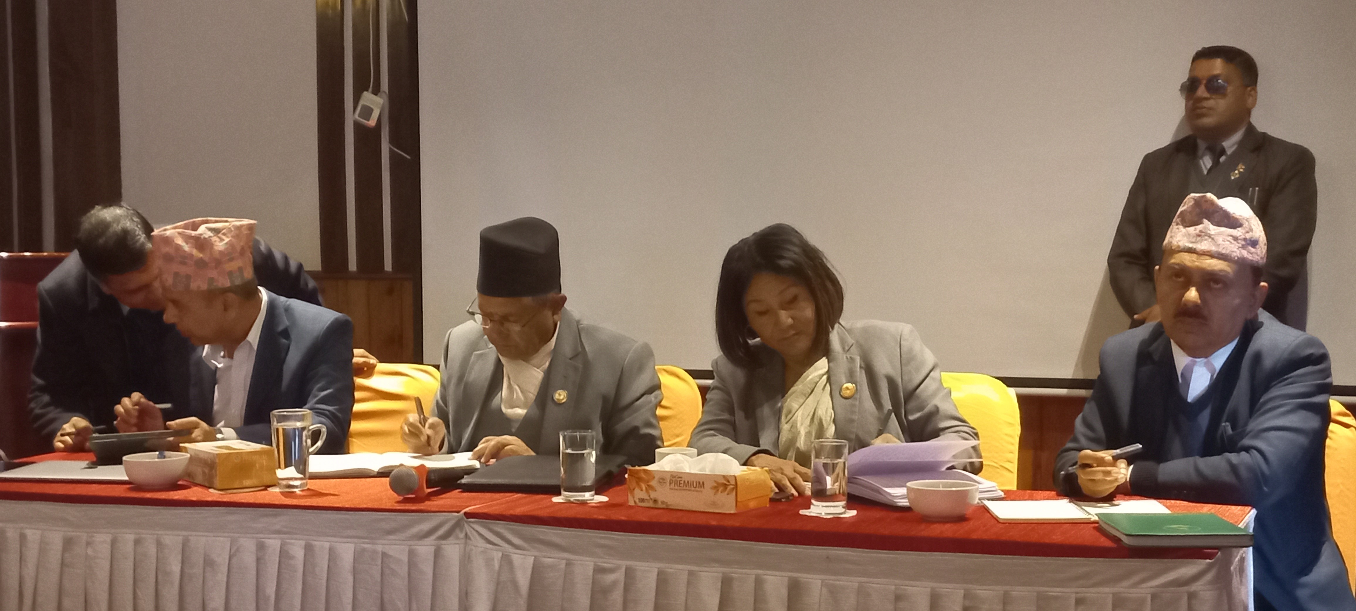 निष्कर्षविहीन,सत्ता र प्रतिपक्षीकाे अडान यथावत्