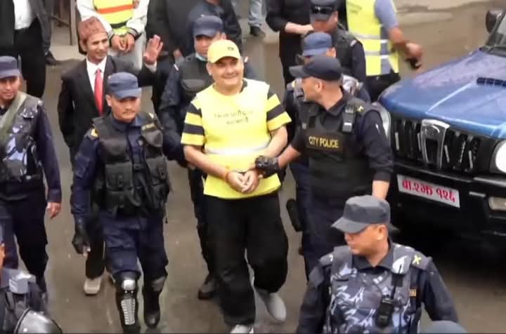 दुर्गा प्रसाईंलाई १२ दिन हिरासतमा राख्न अदालतको अनुमति