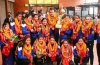 स्वर्ण विजेता महिला भालिबल टोली स्वदेश फिर्ता : बाजा बजाएर स्वागत