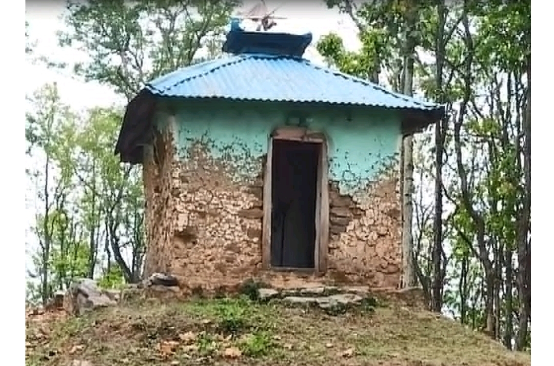 संरक्षणको प्रतीक्षामा निशानदेवी मन्दिर