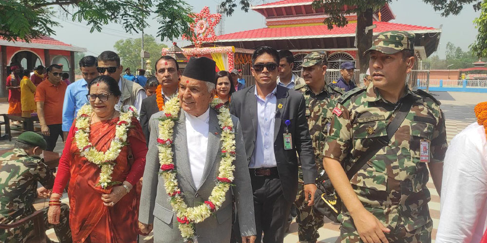 राष्ट्रपतिद्वारा छिन्नमस्ता मन्दिरमा पूजाअर्चना