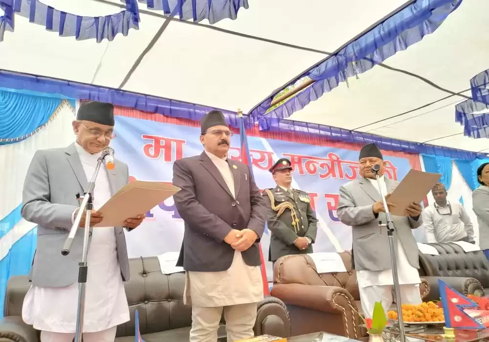 मुख्यमन्त्री कँडेलद्वारा शपथ ग्रहण