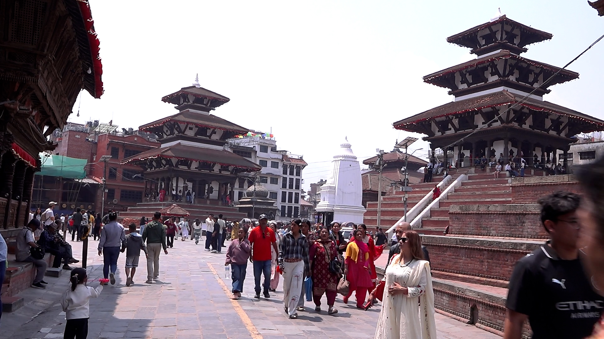 नयाँ वर्षमा बसन्तपुरमा चहलपहल, पर्यटकको भीड बढ्यो