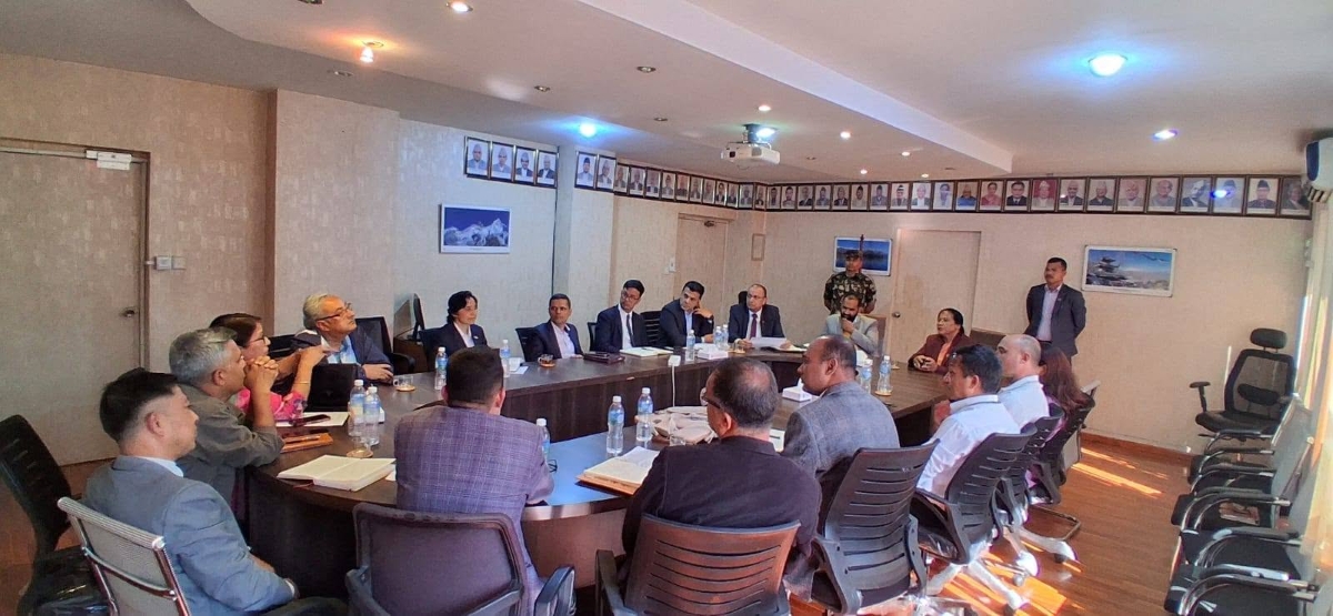 कर्णालीका जिल्लामा नियमित उडानका लागि संघीय सरकारसँग छलफल गर्दै मुख्यमन्त्री