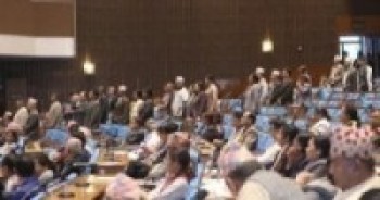 संसद् बैठकमा रास्वपा र राप्रपाको अवरोध कायमै, बोल्न उभिएका हितराज उठेको उठ्यै