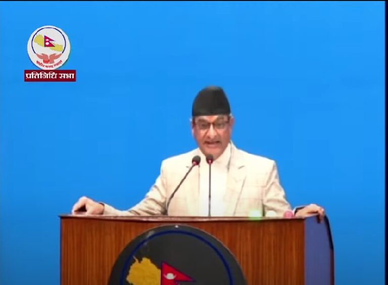 गृहमन्त्री लेखक संसद्मा बोल्दै, रास्वपाका सांसदहरुको नाराबाजी जारी