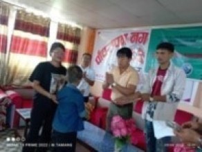 संखुवासभा समाज कतारद्वारा बाढि पीडितलाई आर्थिक सहयोग