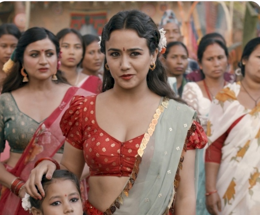 टिकटकर र रील्स प्रयोगकर्ताको रोजाईमा ‘लालीबजार’ को गीत ‘मायालाई के दिउँ म बैना’