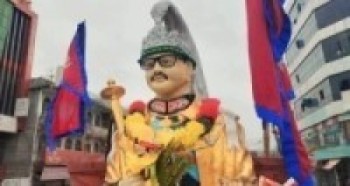 सुर्खेतमा राखियो राजा वीरेन्द्रको शालिक  