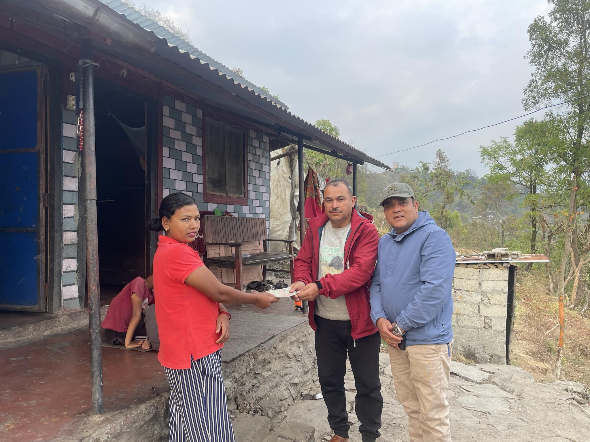 स्व. सुमन नेपालीको परिवारलाई आर्थिक सहयोग हस्तान्तरण