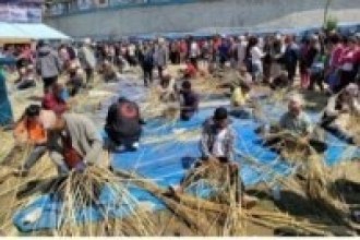 डोको बोक्ने प्रतियोगिताको उपाधि लिम्बूलाई