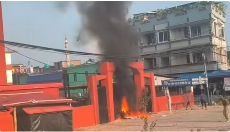 बिर्तामोडस्थित एमाले पार्टी कार्यालयमा आगजनी