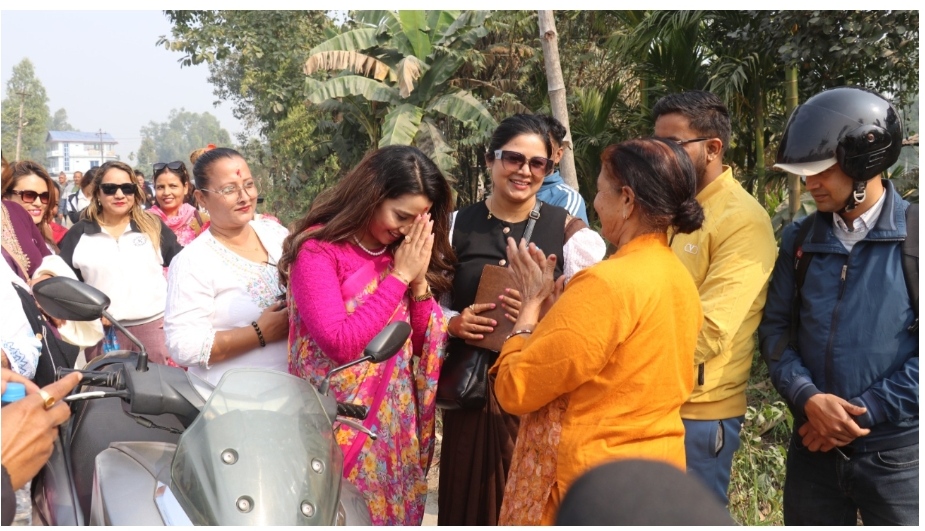 बालेन पत्नी सबिनाको नेतृत्वमा झापा ५ मा रास्वपाको घरदैलो