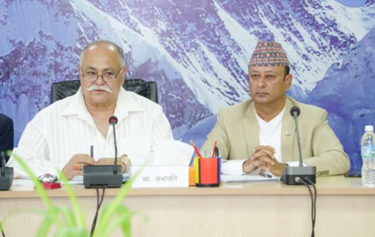 लोडसेडिङको हल्ला सोसल मिडियाको हल्लामात्रै हो : ऊर्जामन्त्री दीपक खड्का