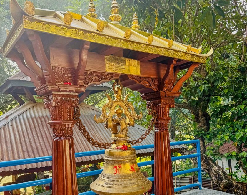 मनकामना धाममा २१६ किलोको घण्टी चढाइयो