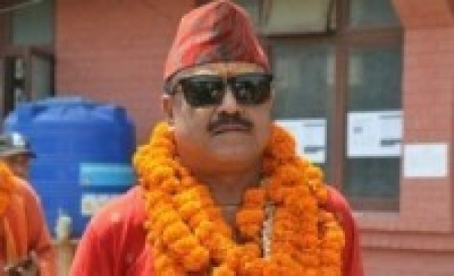 धनगढीमा स्वतन्त्र उम्मेदवार हमाल अगाडि