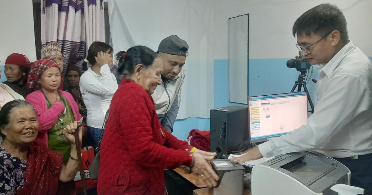 राष्ट्रिय परिचयपत्रको फारम भर्न भ्याइनभ्याइ