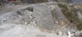 मैलुङ–स्याफ्रु अन्तर्राष्ट्रिय राजमार्ग अलपत्र, ३५ करोड बुझेपछि ठेकेदार गायब