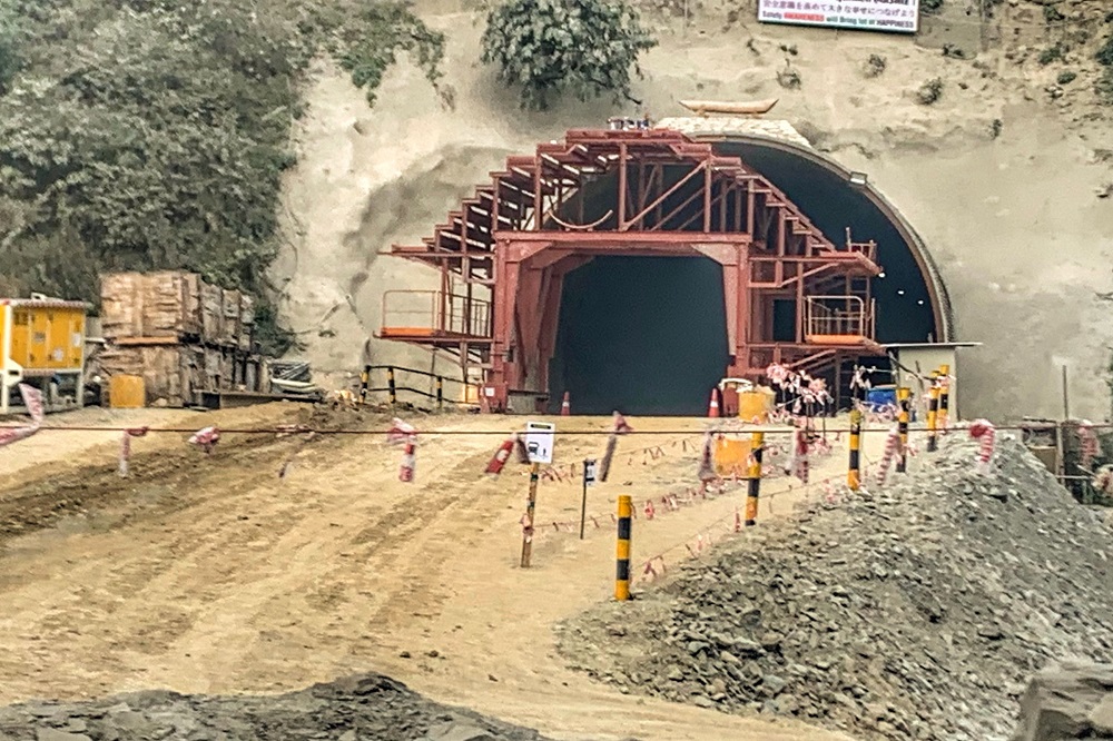 प्रधानमन्त्रीद्वारा नागढुङ्गा सुरुङमार्गको ‘ब्रेक थ्रु’