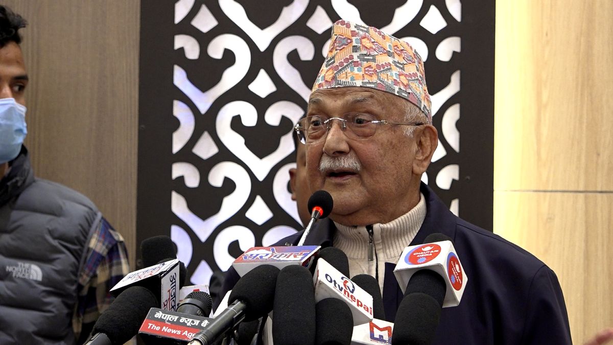 आकासे खेती गर्ने पार्टीहरु जनतासम्म पुग्न सक्दैनन् : ओली