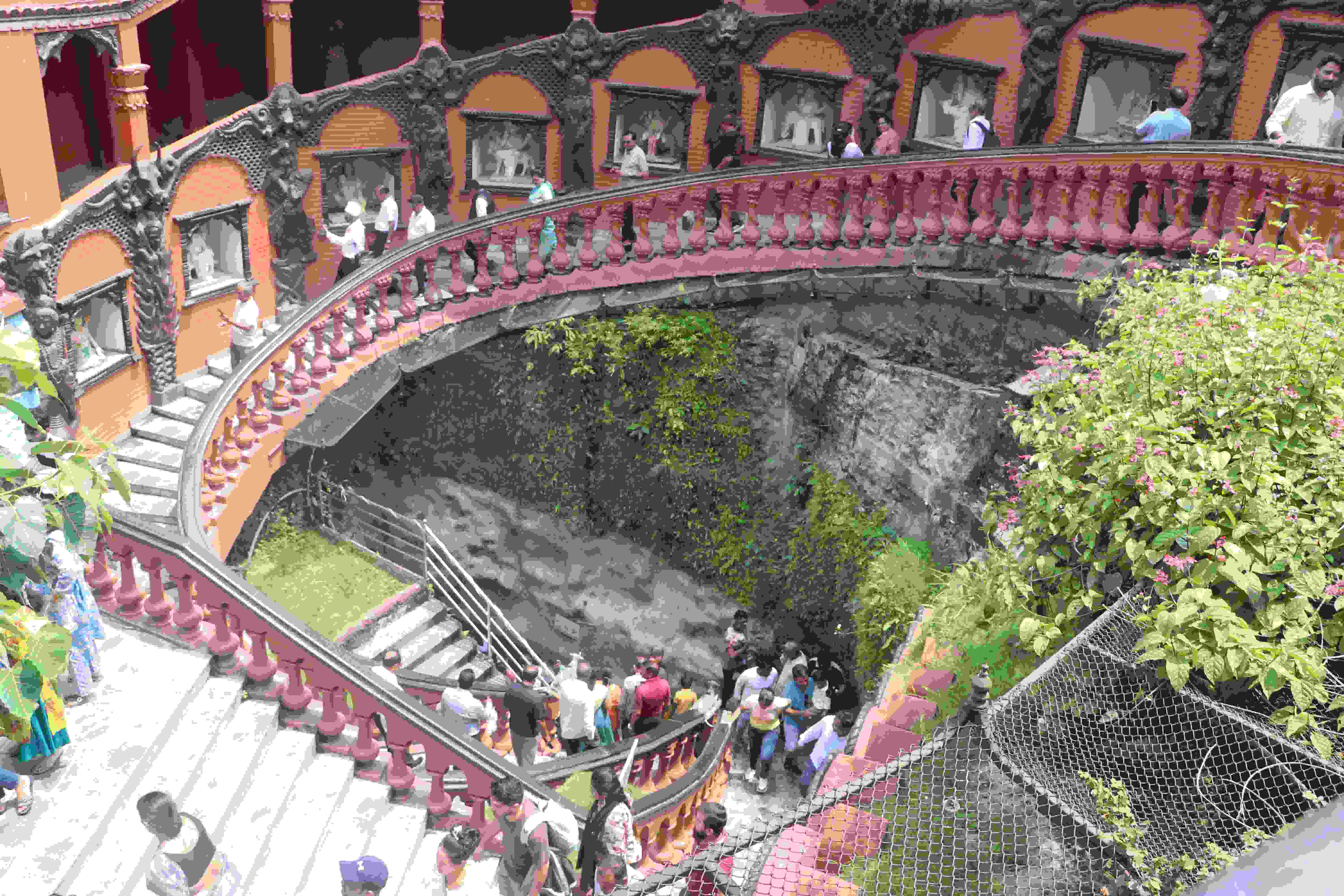 गुप्तेश्वर गुफामा पर्यटकको आगमन वृद्धि