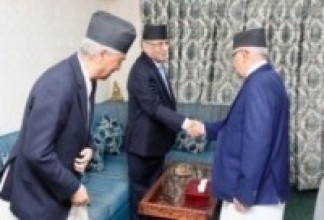 तीन दलका शीर्ष नेताको बैठक सुरु