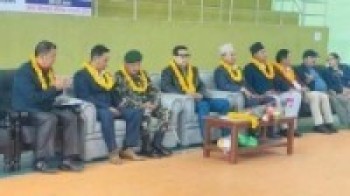 मन्त्री मनाङेद्वारा नवौं राष्ट्रिय खेलकुद प्रतियोगितामा बिजेता खेलाडीहरुलाई नगद सहित सम्मान ब्यक्त