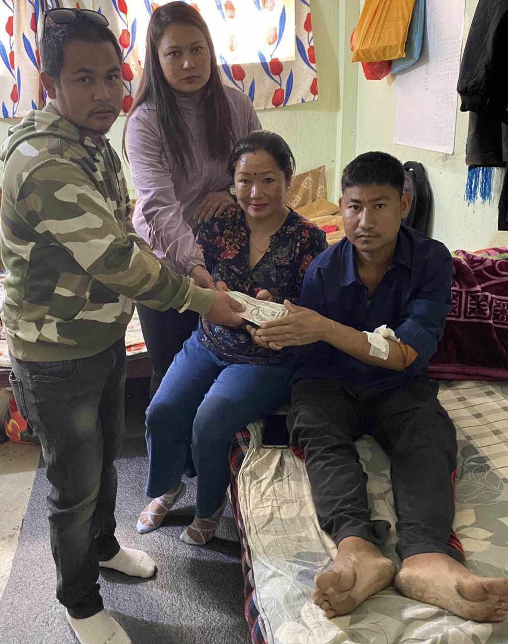 मृगौला पीडित दिल बहादुर भुजेललाई कतार बाट आर्थिक सहयोग