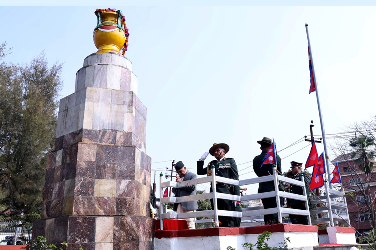  प्रधानमन्त्रीबाट सहिद स्मारक र सहिदगेटमा पुष्पहार अर्पण  