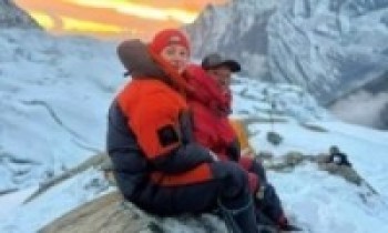  कतारी राजकुमारी थानीद्वारा अन्नपूर्ण आरोहण    