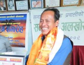 १० आरोप : मलाई घमण्डी भन्छन्, किनकि म झोले होइन