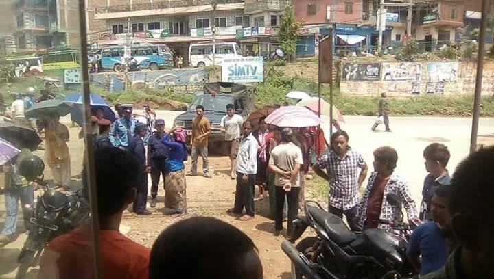 दमौलीमा युवाहरुबिच खुकुरी हानाहान एक घाइते|