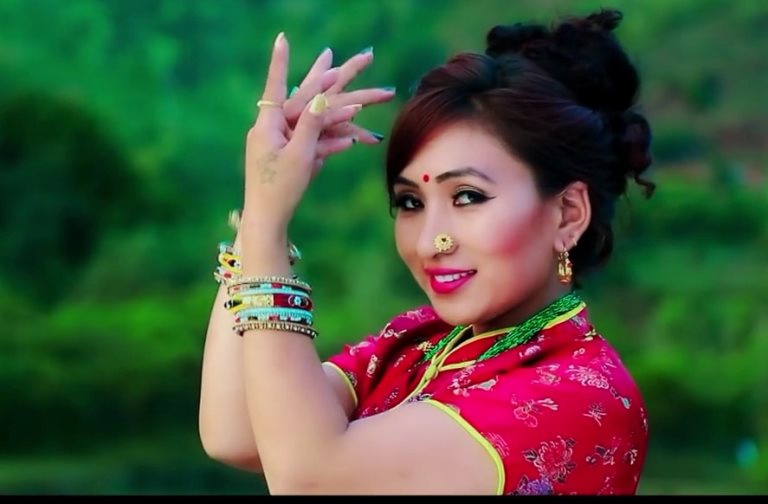 त्रीसुली समाज यु ए ईको संस्कृतिक साझ-२०१८ मा चर्चित मोडेल एन्जिला वाईबा पनि।