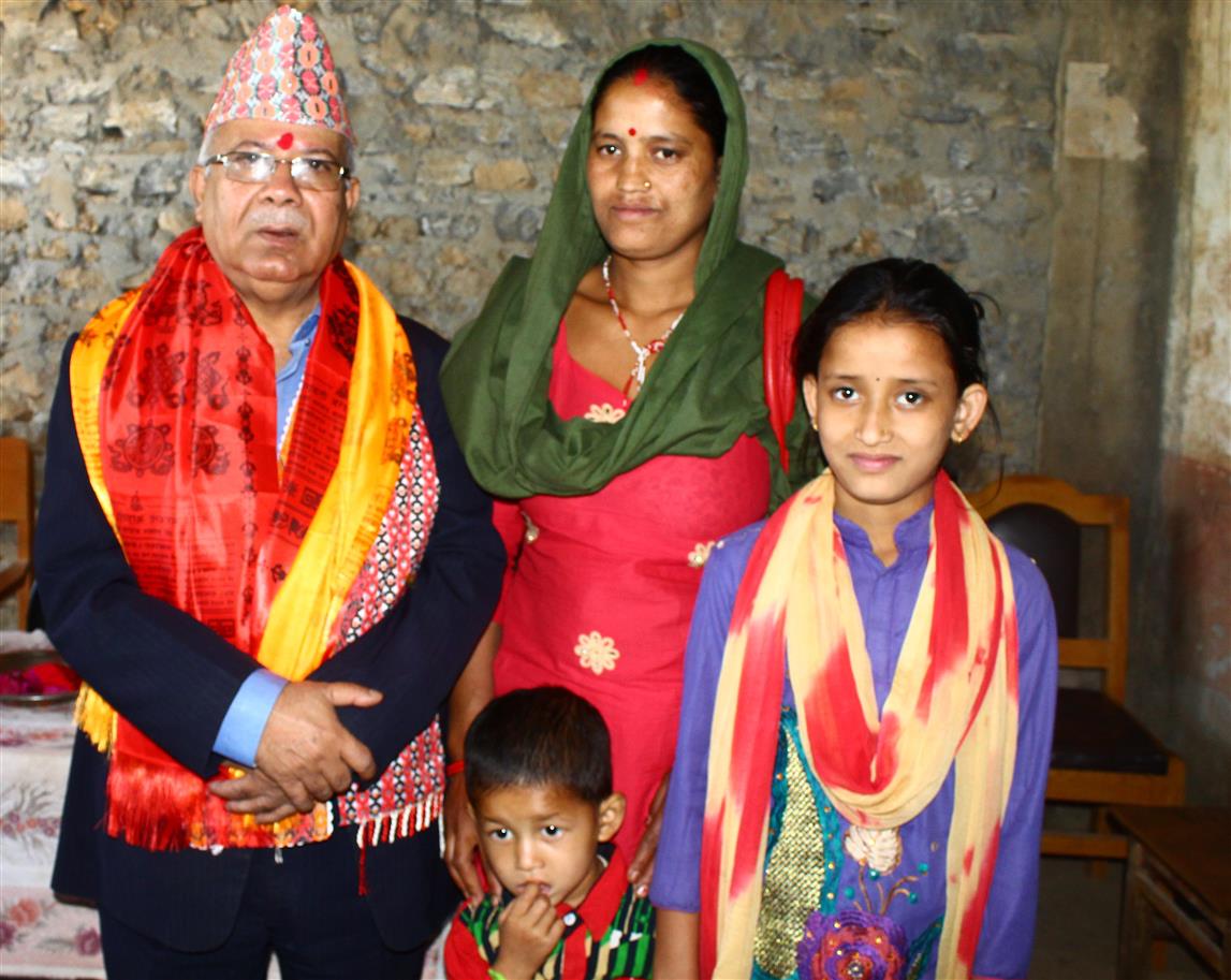 एमाले नेता माधव नेपालकी रुकुमेली छोरी, जसले पाएकी थिइन् ‘पुनर्जन्म