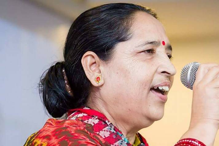 कतार आउदै वरिष्ठ लोक गायिका हरिदेवी कोईराला